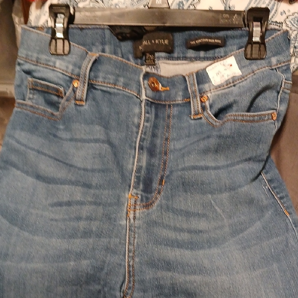 ⭐ any items with ⭐ 2for $5  Kendall & Kylie High Rise Blue Jeans - Picture 4 of 5